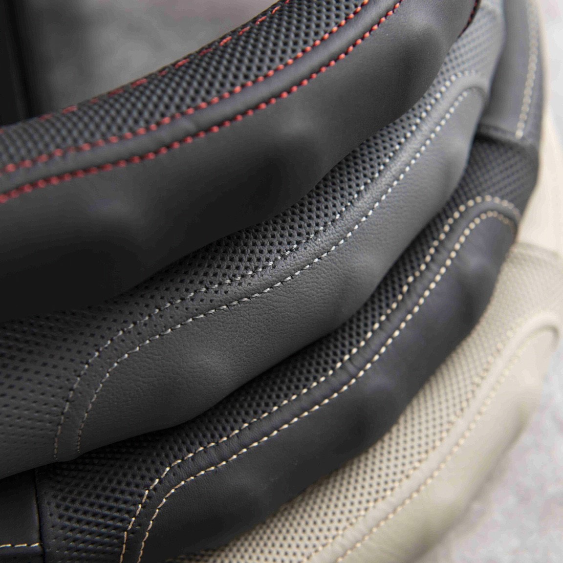 Bọc Vô Lăng Tay Lái Ô Tô Cho Xe 4 Chỗ Đến 7 Chỗ Bằng Da Bò 100% CAO CẤP - Bảo Hành 2 Năm - Ảnh 5