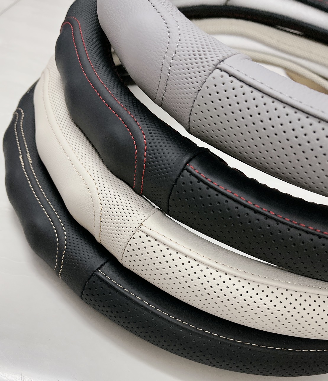 Bọc Vô Lăng Tay Lái Ô Tô Cho Xe 4 Chỗ Đến 7 Chỗ Bằng Da Bò 100% CAO CẤP - Bảo Hành 2 Năm - Ảnh 4