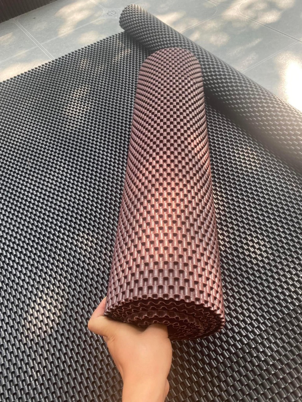 Thảm Lót Sàn Caosu Không Mùi Cho Ô Tô 4 chỗ ,5 chỗ đến 7 chỗ. Màu Đen, Ghi, Nâu,Kem Vàng - Ảnh 11